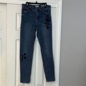 Anne Klein embroidered high waste jeans!!
